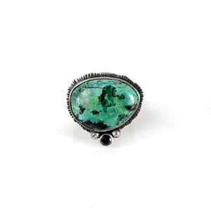 unEarthed ring with azurite and black gem